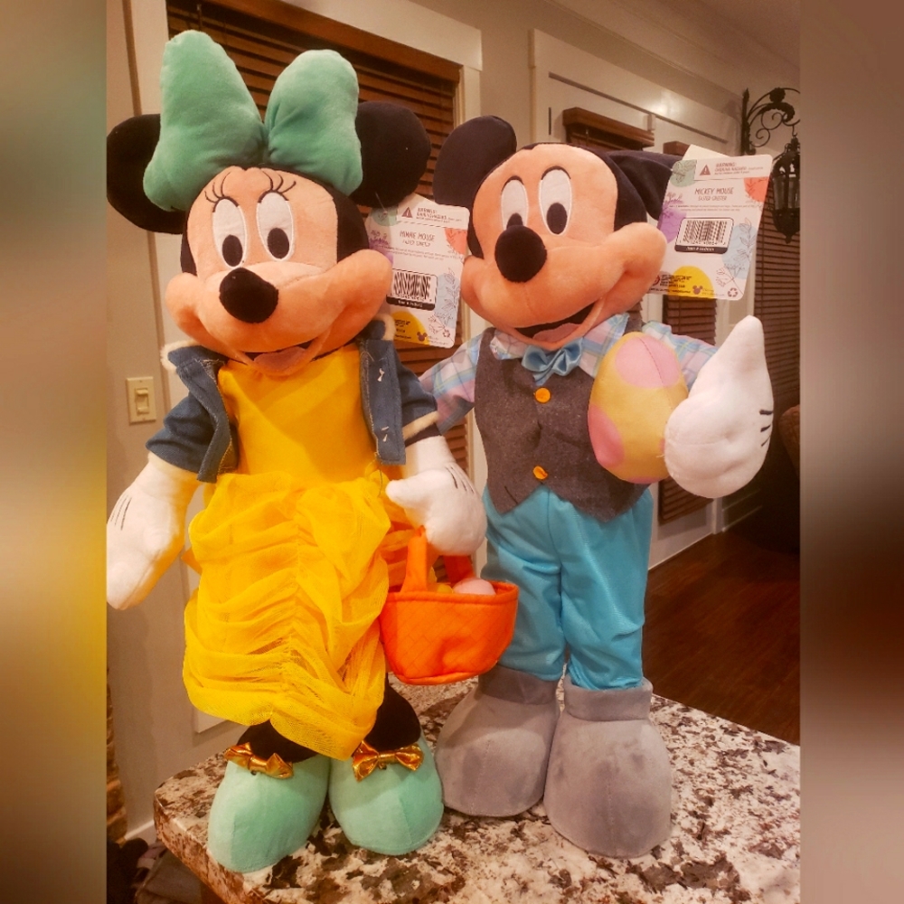 SALE! Disney Mickey and Minnie Mouse Easter Door Porch Greeter 24"NEW!